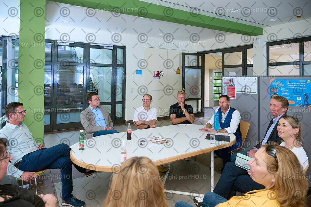 267_202509_EmployerBranding_NZ9_1858 | proPHOTO - Realisiert mit Pictrs.com