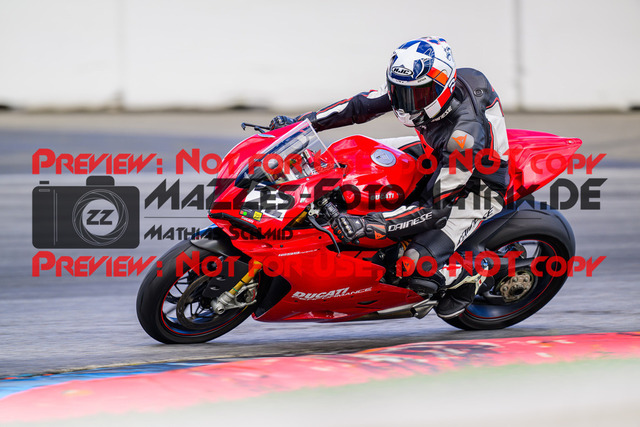 MaZZes_FotoMatrix_240615_6007705_9299 | GELB