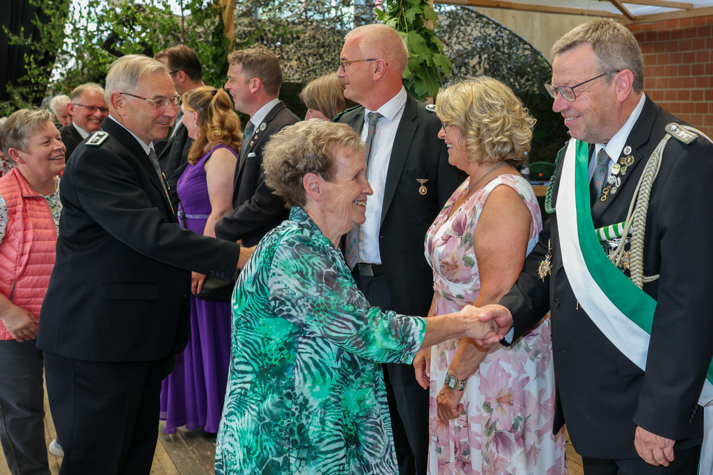 top-top.de-250704-008 | Foto, Video, Fotografie, Videografie, Fotobox, DJ, Discjockey, Musik, Musikbox, Veranstaltung, Photobooth, Amazon, Ebay, Buchtipp, Bestseller, Autor, Verlag, Buch, Wesel, Hamminkeln, NRW, Dinslaken, Rees, Drohne, Hochzeit, Party, Fotobox, Wesel, Fotograf