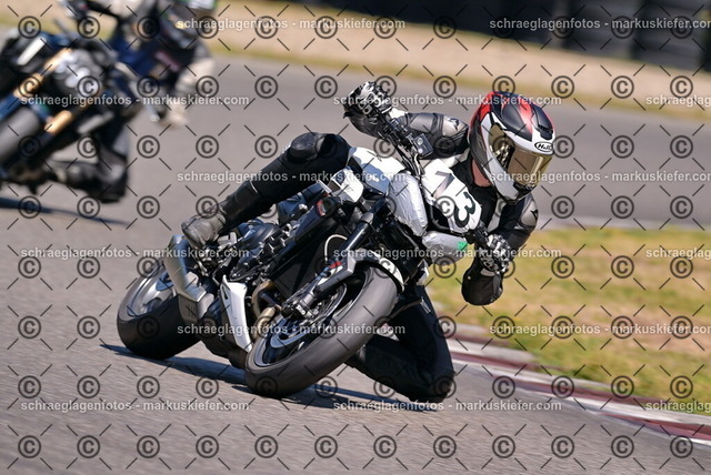 26bt05-1215 | markuskiefer.com - Realisiert mit Pictrs.com