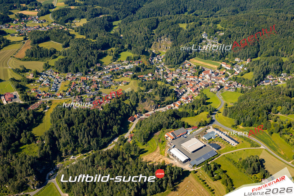 Das Luftbild zeigt :  Obertrubach - Die Luftaufnahme wurde 2024 vom UL-Flugzeug aus erstellt ( keine Drohne ) - Hochauflösende Luftaufnahme - Für grossformatige Ausdrucke geeignet. Die Geschenkidee !Mit Lizenz und Bildrechte bestellbar