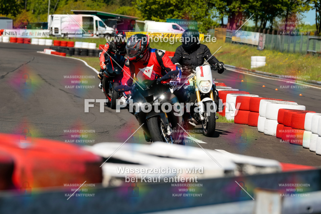 Moto-TeamOBK-21665 | Hier findet Ihr Bilder von Touristenfahrten auf der Nürburgring Nordschleife oder von anderen Veranstaltungen die ich besucht habe. Viel Spass beim Durch Schauen 