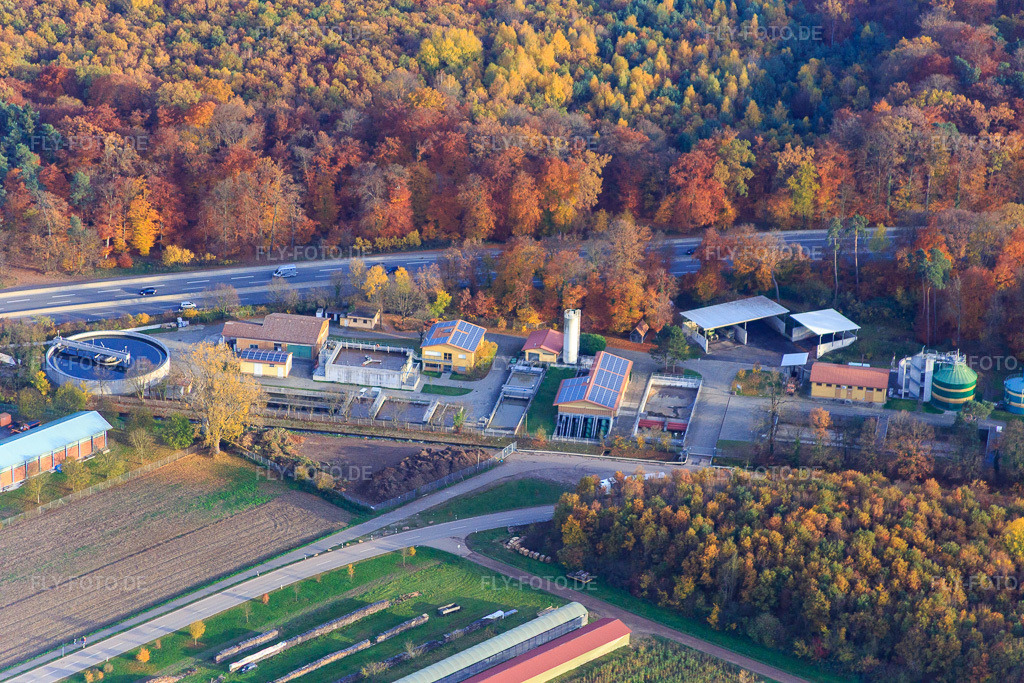 Luftbild: Kläranlage Kandel in Kandel im Bundesland Rheinland-Pfalz in Deutschland. Foto: IMG_085240.jpg vom 08.11.2015 durch Werner Riehm/FLY-FOTO.deKläranlage | VG Kandel
