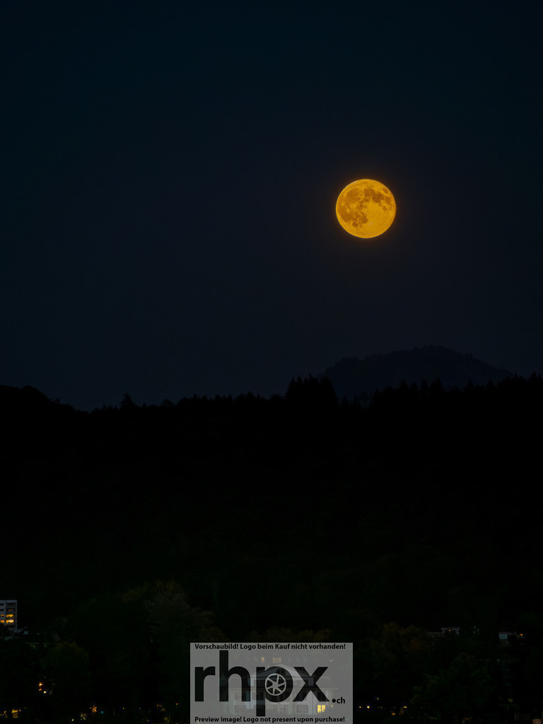 Supermond über Vierwaldstättersee | Stimmungsvolle Fotokunst aus Luzern. Erlebe den Pilatus, den See und die Stadt Luzern in exklusiven Aufnahmen in der Fotogalerie & Shop. - Realisiert mit Pictrs.com