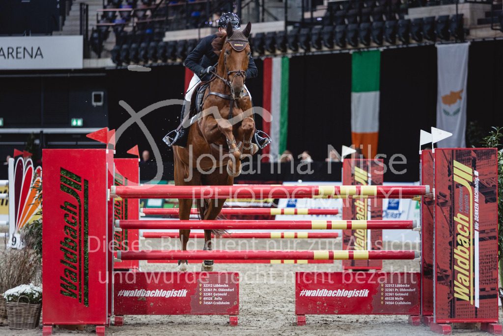 231028_Oldenburg_S1-Spr_Amateure-127 | Deine schönsten Turniermomente als professionelle Fotos! Entdecke hochwertige Pferdesport-Fotografie im Online-Shop. Jetzt Fotos finden & bestellen!