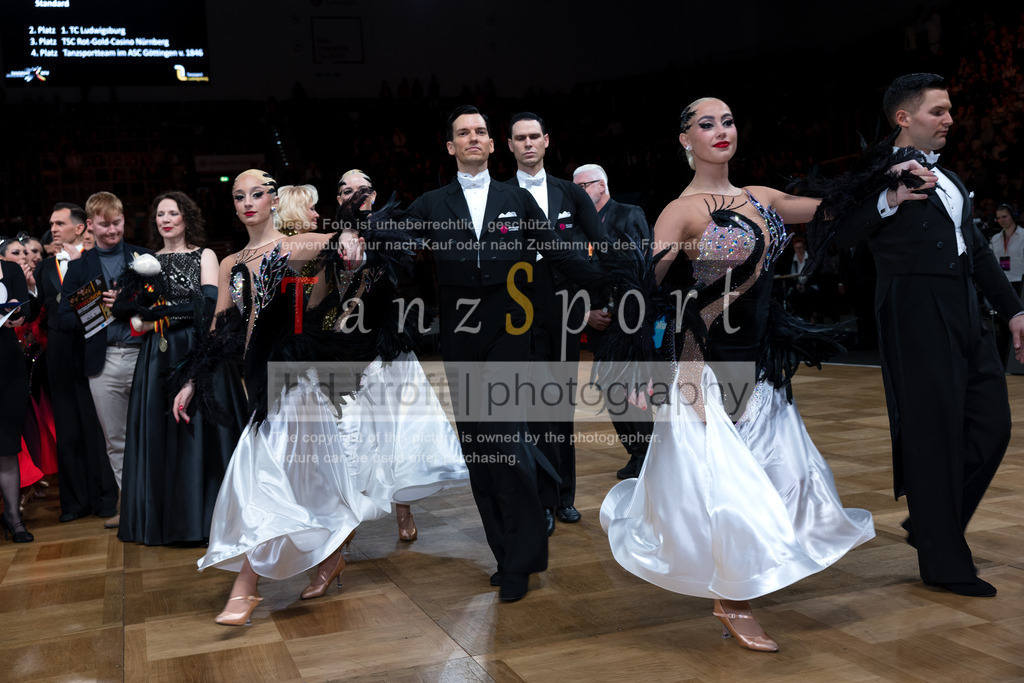 20241109_DM-Formationen_7581 | Tanzsportbilder, Standardtanz, Lateintanz, WDSF, DTV, LTVB, dancecomp, goc, hessen tanzt, blaues band der spree, walzer, tango, wiener walzer, slowfox, quickstepp, samba, rumba, cha-cha-cha, paso doble. jive, hd-kroft photography, turniertanzsport