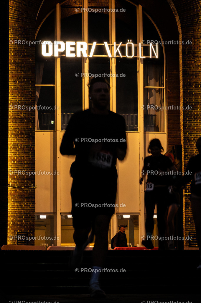 23. ASV Nachtlauf; Koeln, 13.05.26 | Impressionen vom 23. ASV Nachtlauf am 13.05.26 am Tanzbrunnen in Koeln. Foto: BEAUTIFUL SPORTS/Axel Kohring
