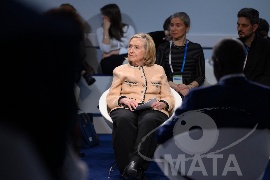 _DWI5083 | Die US-Politikerin Hillary Clinton auf der Veranstaltung Girls Just Want to Have Fundamental Rights: Fighting the Global Pushback im Rahmen der Münchner Sicherheitskonferenz 2026. München, 14.02.2026 Bayern Deutschland - Realisiert mit Pictrs.com