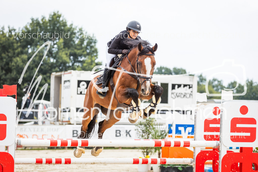 BHO-2PhSpr-M-059 | MomenTaufnahmen Pferdesportfotos