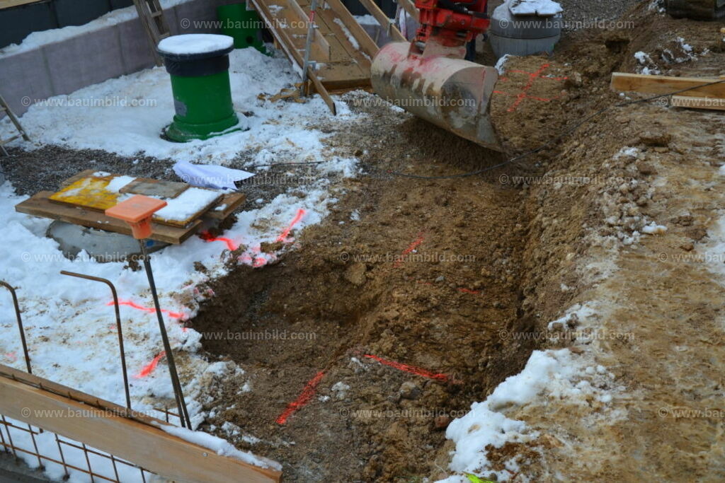 bib-lg02-erdarbeiten-0235 | Nach LV-Leistungsgruppen sortierte Detailfotos über den Bau eines Hauses. Alle Hausbau-Bilder direkt vom Urheber und Autor der Website Haus-Selber-Bauen.com