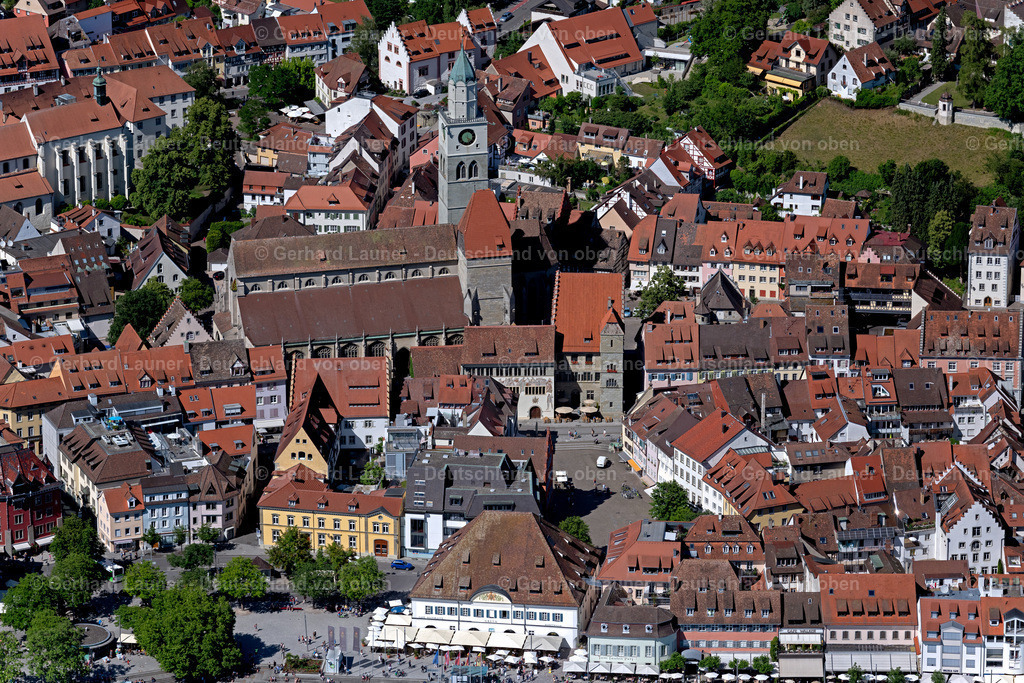 4031975 | ÜBERLINGEN 12.06.2020 Kirchengebäude des Münster " St.-Nikolaus-Münster " an der Münsterstraße in Überlingen am Bodensee im Bundesland Baden-Württemberg, Deutschland. Weiterführende Informationen bei: Seelsorgeeinheit Überlingen,  Überlingen Marketing und Tourismus GmbH. // Church building of the cathedral of " St.-Nikolaus-Muenster " on street Muensterstrasse in Ueberlingen at Bodensee in the state Baden-Wuerttemberg, Germany. Further information at: Seelsorgeeinheit Ueberlingen,  Ueberlingen Marketing und Tourismus GmbH. Foto: Gerhard Launer