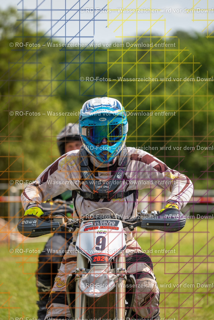 Wolfshausen 5 Lauf -22 | Sportfotografie von RO-Fotos: Motorsport, Motocross, Enduro, Laufveranstaltungen und Triathlon. Professionelle Fotos von Sportlern und Events. - Realisiert mit Pictrs.com