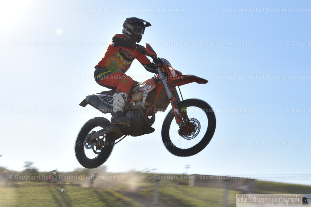 DSC_0563 | Sportfotografie , Motorsport, Motoross, Reitsport, Mointainbike, Enduro,
Landschaft , Outdoor, Eventfotografie, Landschaft, Bilder online bestellen - Realisiert mit Pictrs.com