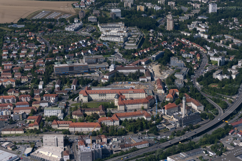 4046847 | Universitätsklinikum Würzburg, ein Klinikum der Medizinischen Fakultät der Julius-Maximilians-Universität Würzburg und ein Krankenhaus der Maximalversorgung.