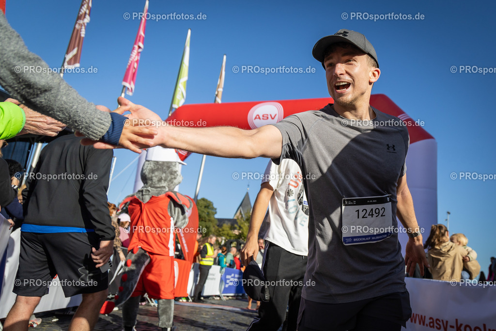 44. Kölner Brückenlauf; Koeln, 14.09.25 | Impressionen vom 44. Kölner Brückenlauf am 14.09.25 am Schokoladenmuseum in Koeln. Foto: BEAUTIFUL SPORTS/Leah Kohring