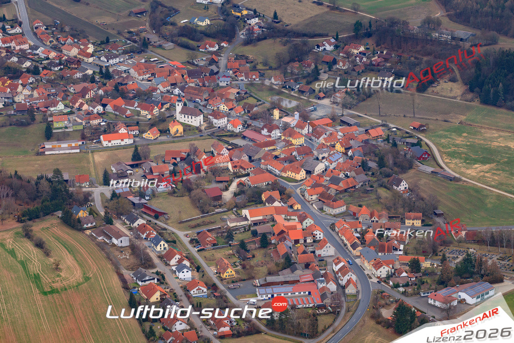 Das Luftbild der Stadt Ermershausen wurde 2018 vom Flugzeug heraus erstellt (keine Drohne) Aufnahmehöhe ca.400 Meter- hohe Auflösung für beste Druck-Qualität