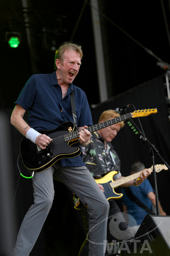 _DWA6708 | Schottisch Gitarrist Bruce Watson von der Band Big Country bei ihrem Auftritt im Rahmen des Festival Lieder am See 2024 in Franken Enderndorf Spalt, 27.07.2024 Bayern Deutschland - Realisiert mit Pictrs.com