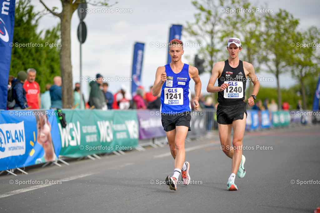 _KP17849_1 | 13.04.2025, xkaix, Leichtathletik Deutsche Meisterschaft 2025, Straßengehen v.l. Jonathan Hilbert (LG Ohra Energie), Karl Junghannss (LC Top Team Thueringen) - Realisiert mit Pictrs.com