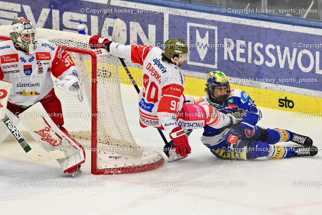 EC IDM WÄRMEPUMPEN VSV vs. HCB Südtirol Alperia | #38 Samuel Harvey HCB Südtirol Alperia, #90 Dylan Diperna HCB Südtirol Alperia, #46 Paul Sintschnig EC VSV, EC IDM WÄRMEPUMPEN VSV vs. HCB Südtirol Alperia, EC IDM WÄRMEPUMPEN VSV vs. HCB Südtirol Alperia am 28.12.2025 in Villach (Stadthalle Villach), Austria, (Photo by Bernd Stefan)