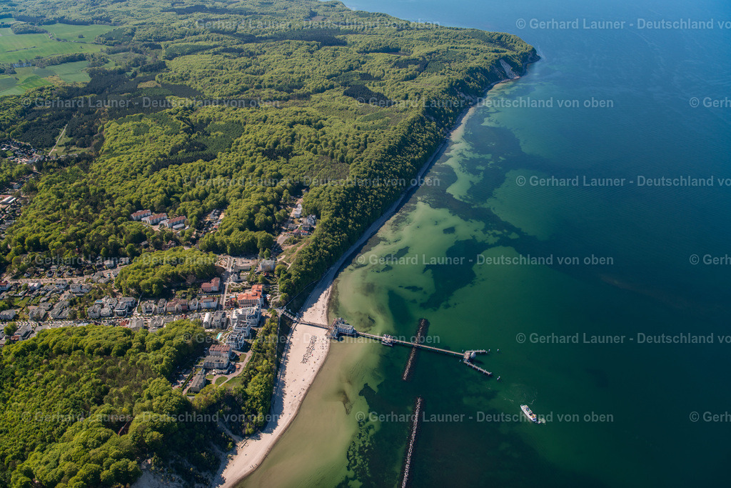3801262 | SELLIN 2018 Ortsansicht an der Meeres-Küste der Ostsee entlang der Wilhelmstraße in Sellin an der Ostseeküste auf der Insel Rügen im Bundesland Mecklenburg-Vorpommern, Deutschland. // Townscape on the seacoast of Ostsee along the Wilhelmstrasse in Sellin at the baltic coast on the island Ruegen in the state Mecklenburg - Western Pomerania, Germany. Foto: Gerhard Launer
