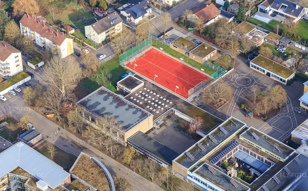 Luftbild: Neues Spielfeld der Realschule plus Kandel in Kandel im Bundesland Rheinland-Pfalz in Deutschland. Foto: IMG_145081.jpg vom 04.01.2025 durch Werner Riehm/FLY-FOTO.de