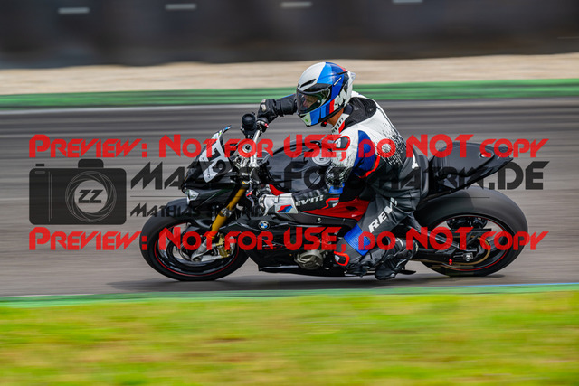 MaZZes_FotoMatrix_240702_6007705_5292 | ROT