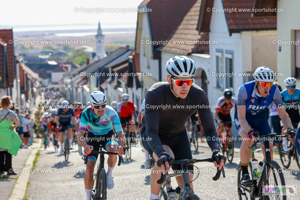 347_AR6_8787 | Neusiedlersee Radmarathon 2026@sportshot_your_pictrs #yourpictures#roadtowm2029 #nrm #neusiedlerseeradmarathon #neusiedlersee #neusiedlerseetourismus #burgenland #mörbisch #nrm26 #burgenlandtourismus #voglundco #poweredbyburgenlandtourismus #radsport #rad #marathon #ucigranfondo #visitburgenland #ucigranfondoworldseries