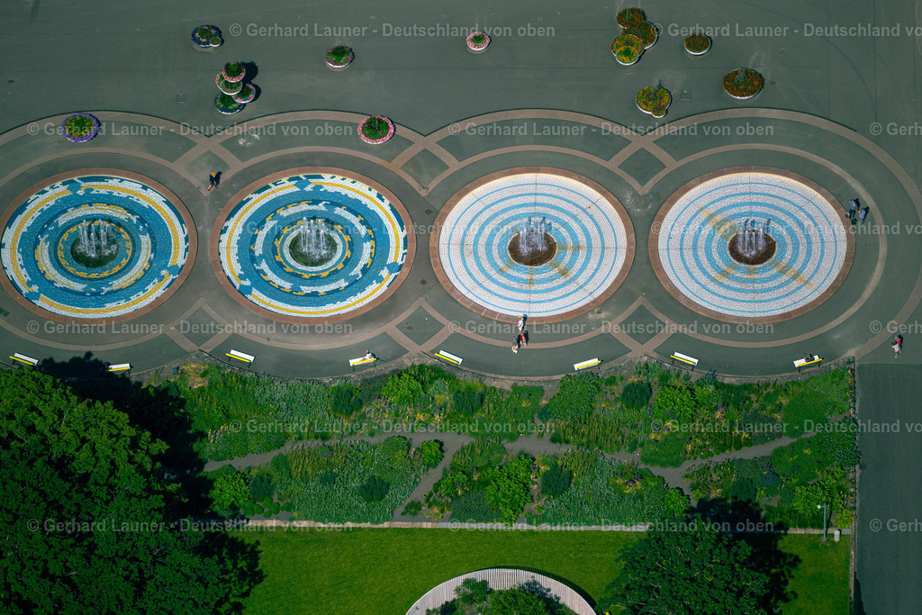 4045821 | ERFURT 14.06.2021 Wasserspiele- Brunnen im Ortsteil Hochheim in Erfurt im Bundesland Thüringen, Deutschland. Weiterführende Informationen bei: Bundesgartenschau Erfurt 2021 gemeinnützige GmbH. // Water - fountain in the district Hochheim in Erfurt in the state Thuringia, Germany. Further information at: Bundesgartenschau Erfurt 2021 gemeinnuetzige GmbH. Foto: Gerhard Launer