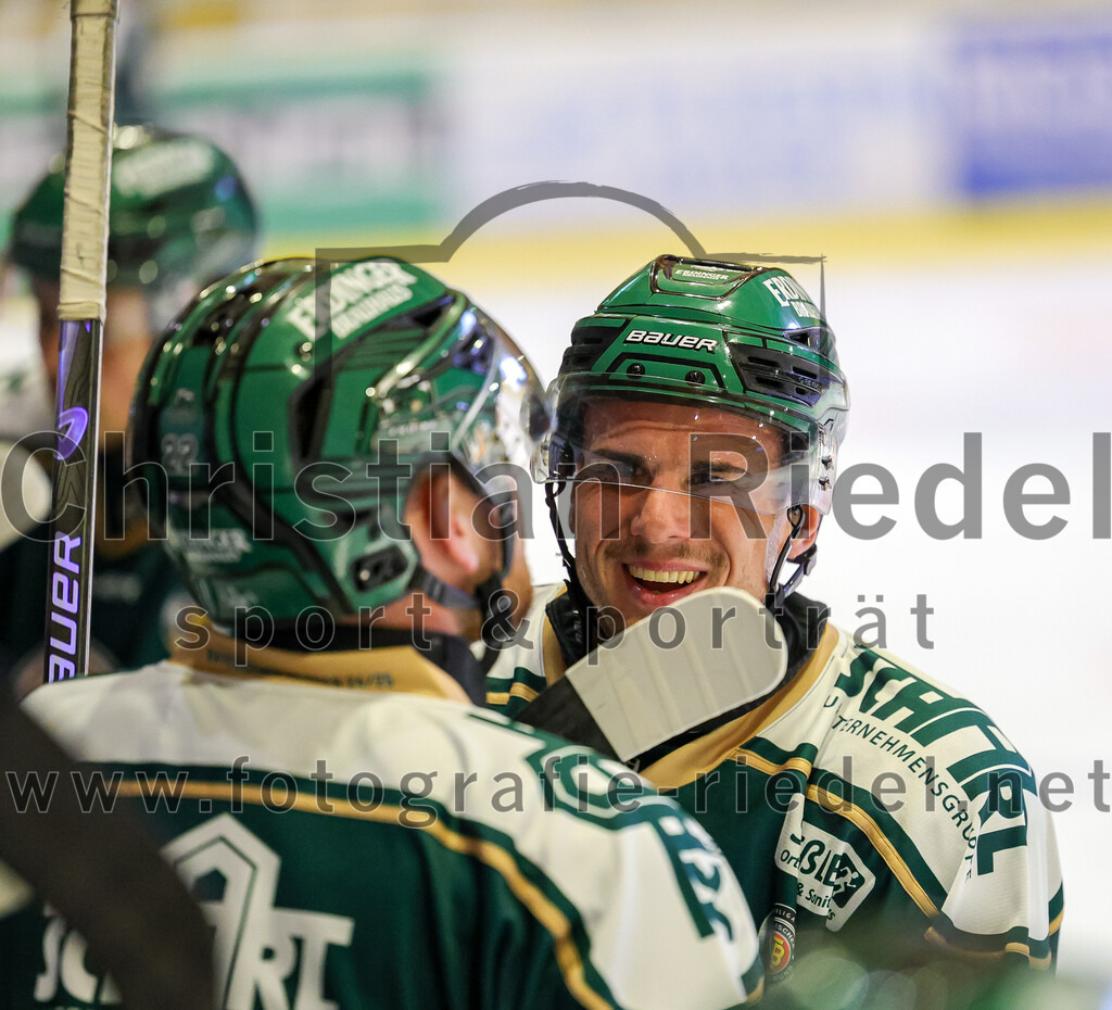 2025-09-12_039_TSV_Erding_gegen_EV_Landshut | Erding, Deutschland, 12.09.2025:Eishockey, Oberliga Süd 2025 / 2026, Testspiel, TSV Erding gegen EV Landshut, Endergebnis: 4:6Louis Trattner (Erding Gladiators, #7)Foto: Christian Riedel / fotografie-riedel.net