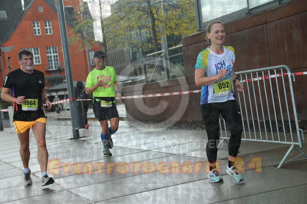 220917_1521_EX1_5503 | Sportfotografie im Rhein-Sieg Kreis, Köln, Bonn, NRW, Rheinland Pfalz, Hessen, etc. Unser Tätigkeitsfeld umfasst den Laufsport vom Volkslauf über den Marathon, Duathlon, Triathon bis zum Ultralauf wie Kölnpfad Ultra oder Schindertrail.