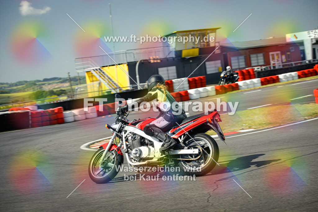 OBK_Mai_Martina_Markus-10562 | Hier findet Ihr Bilder von Touristenfahrten auf der Nürburgring Nordschleife oder von anderen Veranstaltungen die ich besucht habe. Viel Spass beim Durch Schauen 