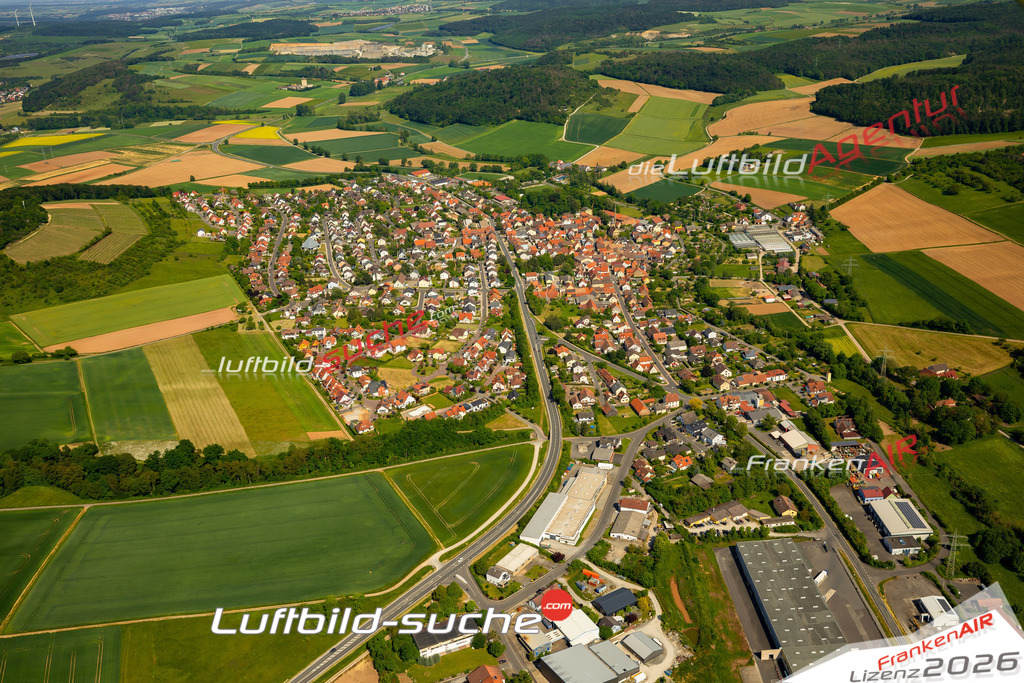 Das Luftbild zeigt  Uettingen - Die Luftaufnahme wurde 2023 vom UL-Flugzeug aus erstellt ( keine Drohne ) - Hochauflösende Luftaufnahme - Für grossformatige Ausdrucke geeignet. Die Geschenkidee !Mit Lizenz und Bildrechte bestellbar