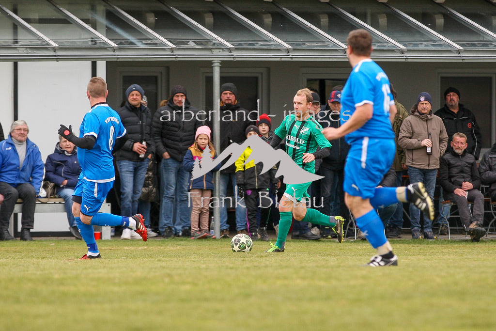 993T6554 | Medien- Sport- Entertainmentfotos