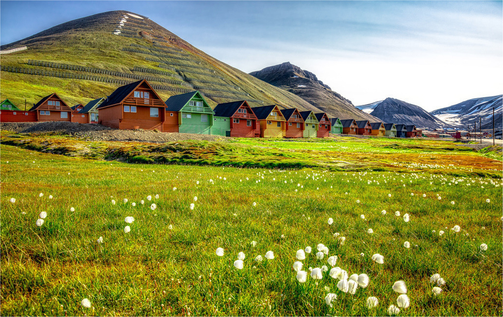 Longyearbyen Kopie 2 | Hochauflösende und hochwertige Bilder und Fotos.Kommerzielle oder private Nutzung ✔ Bilder downloaden✔ Acryl ✔ Leinwand ✔ Poster ✔
 - Realisiert mit Pictrs.com