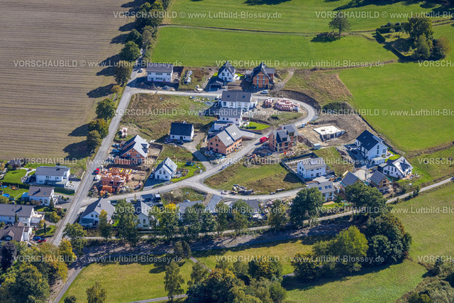 Schmallenberg220903854 | , Luftbild, Baustelle und Neubau einer Wohnsiedlung An der Viehbahn, Schmallenberg, Sauerland, Nordrhein-Westfalen, Deutschland