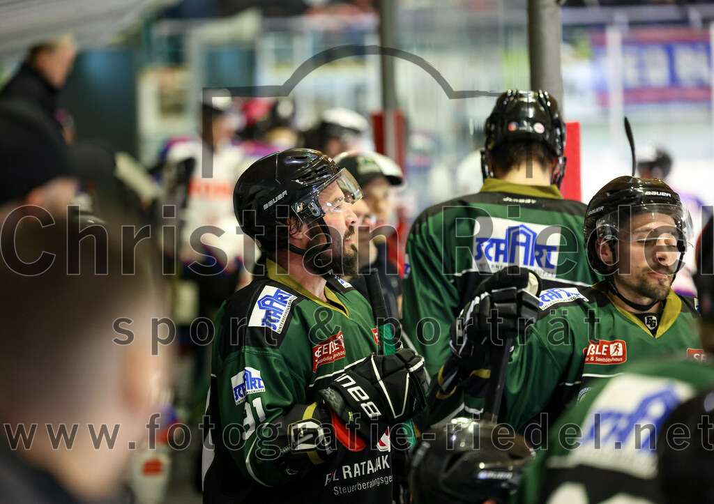 2023-01-22_095_Eishockey_TSV_Erding_gegen_ESC_Dorfen | Erding, Deutschland, 22.01.2023:
Eishockey, Bayernliga 2022 / 2023, 29. Spieltag, TSV Erding gegen ESC Dorfen, Endergebnis: 6:2

Rudolf Lorenz (Erding Gladiators, #91), Philipp Michl (Erding Gladiators, #77)

Foto: Christian Riedel / fotografie-riedel.net