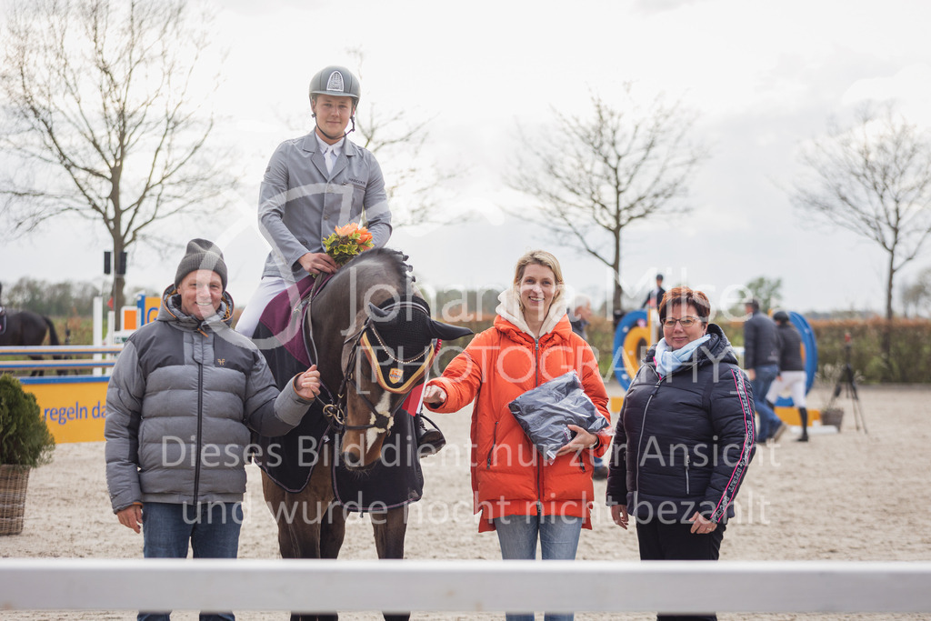 230426_HofSosath_Stil-L-568 | Deine schönsten Turniermomente als professionelle Fotos! Entdecke hochwertige Pferdesport-Fotografie im Online-Shop. Jetzt Fotos finden & bestellen!