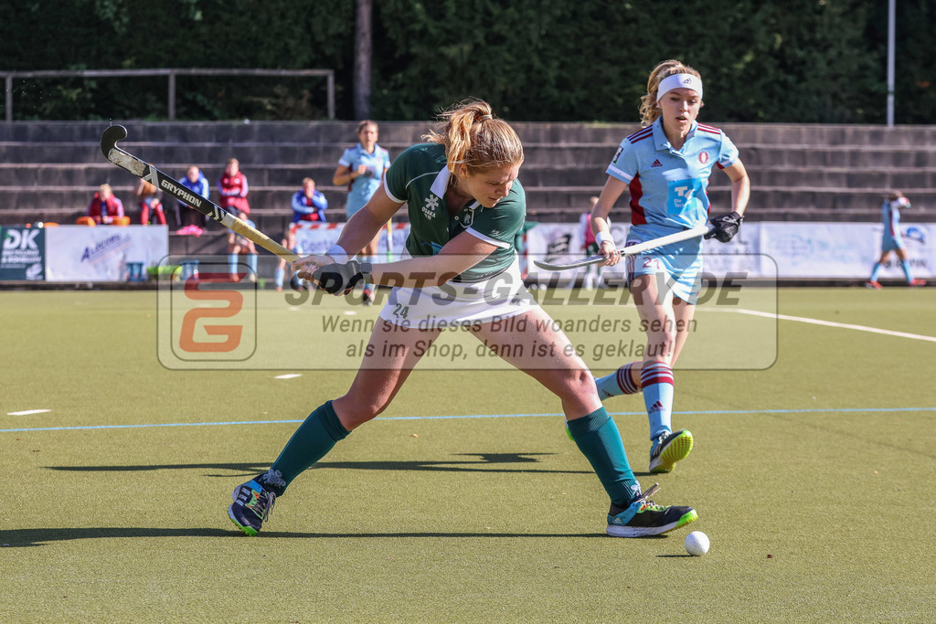 MJ_2022-10-08_Damen_HTCU-UHC-58 | Elena Clococeanu (Uhlenhorst Mülheim #24), Uhlenhorst Mülheim - UHC Hamburg am 8.10.2022 im Waldstadion, Mülheim a. d. Ruhr