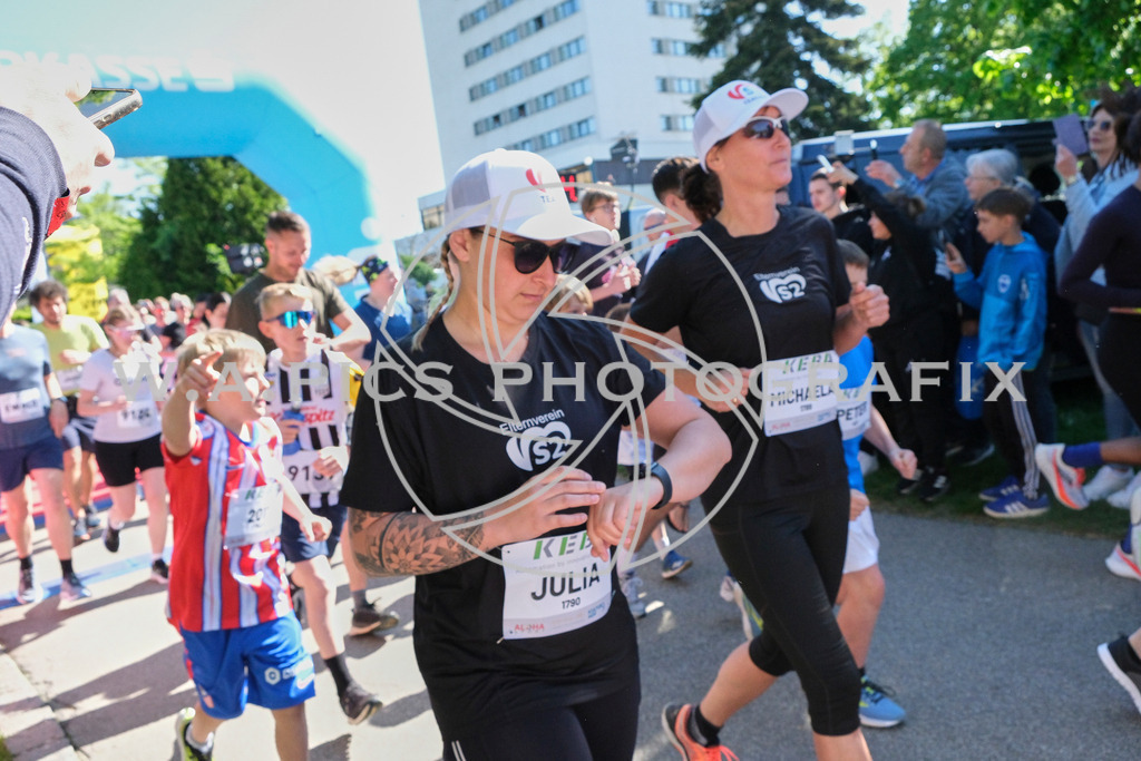 ..... | LINZ,AUSTRIA,27.April 25, Int. 3 Brückenlauf Linz  , Image shows: Photo: WAPICS / Michael Ring