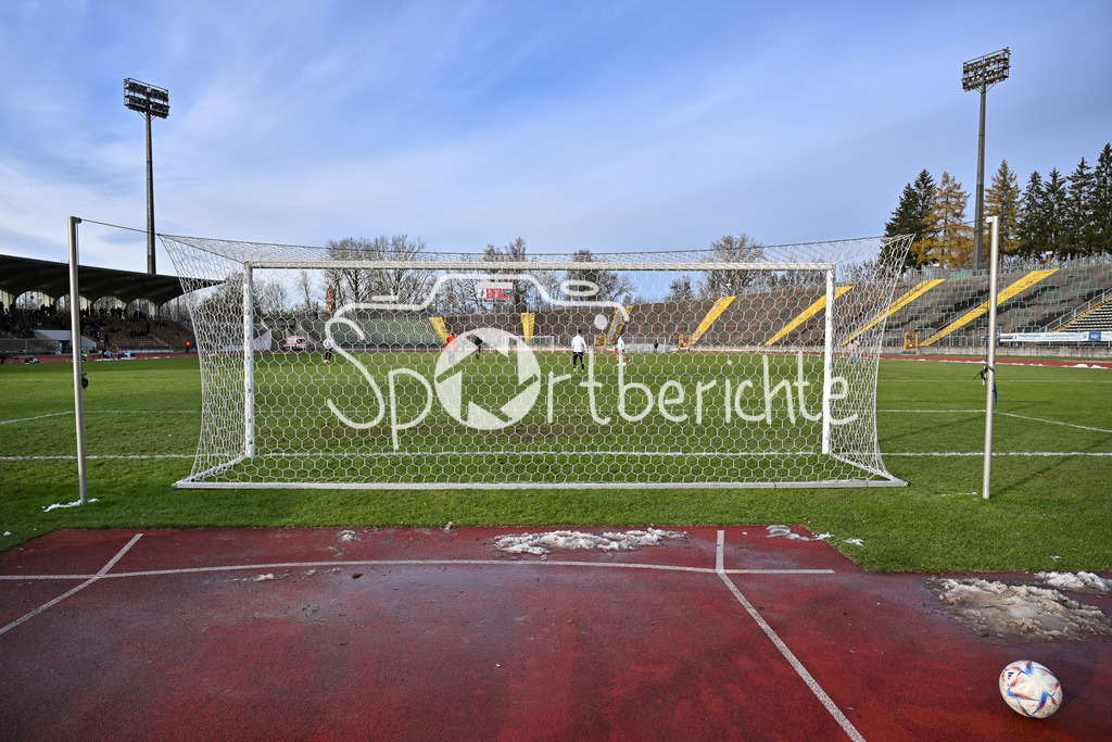 TSV Schwaben Augsburg - FC Augsburg II | das alte Rosenaustadion in Augsburg leuchtet in der Sonne / Symbolbild / Schnee / Winter / Eis / Symbolbidl /Regionalliga Bayern: TSV Schwaben Augsburg - FC Augsburg II, Rosenaustadion am 23.11.2024
