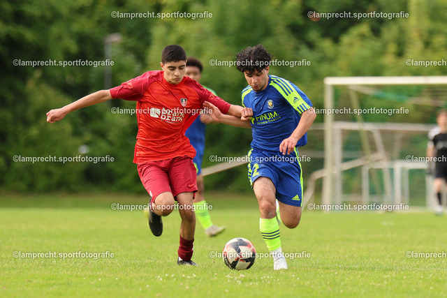 Fußball I Junioren I Kreispokal Lübeck I Finale I JSG Concordia Lübeck - TSV Siems I 09.06.2025.099 | v.l. Adem Brini (14, TSV Siems), Ibrahim Darwich (2, JSG Concordia Lübeck) - Realisiert mit Pictrs.com