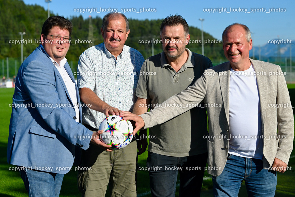 SC Landskron vs. ATUS Velden 11.8.2023 | Villacher Stadtrat Christian Pober, Ballspende, Obmann SC Landskron Wilfried Willegger, Obmann ATUS Velden Bruno Mitterberger, Kärntner Landtagsabgeordneter Robert Köfer
