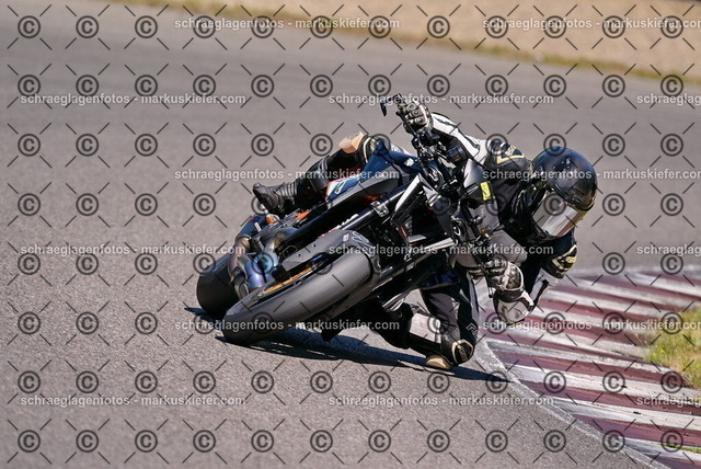 26bt04-0858 | markuskiefer.com - Realisiert mit Pictrs.com
