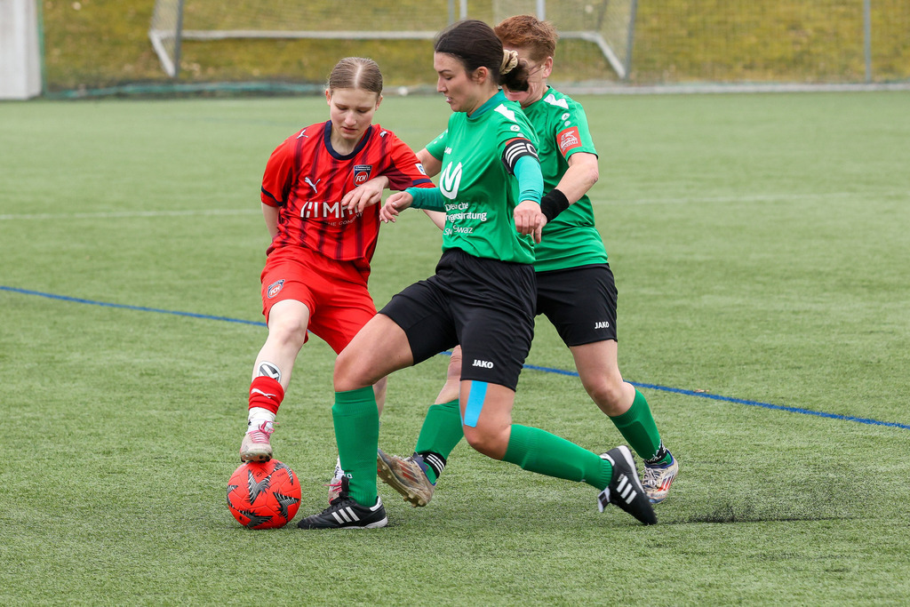 20260315-FCH-Steinheim_063 | 1.FC Heidenheim 1846 II vs. TV Steinheim, Fußball, Frauen, Bezirksliga, 2025/2026, 12. Spieltag, 15.03.2026 in Heidenheim, Kunstrasen b. Voith-Arena West(Foto: Michael Bulling) - Realisiert mit Pictrs.com