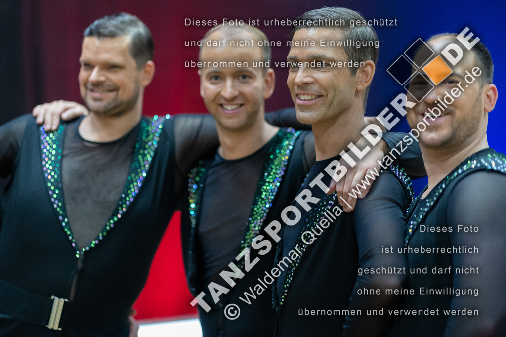 20230114-02648 | Hier finden Sie Tanz Bilder vom Latein und Standard Formationen tanzen. Sportbilder vom Tanzsport. Schöne Fotos und von Weltmeisterschaft, Europameisterschaft, Bundesliga, Regionalliga, Oberliga und Landesliga sowie von GOC Stuttgart, DanceComp, WM Bremen