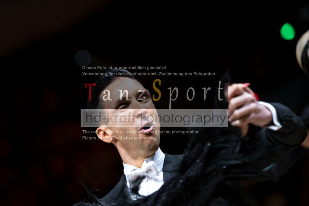 20241109_DM-Formationen_Vorrunde_2646 | Tanzsportbilder, Standardtanz, Lateintanz, WDSF, DTV, LTVB, dancecomp, goc, hessen tanzt, blaues band der spree, walzer, tango, wiener walzer, slowfox, quickstepp, samba, rumba, cha-cha-cha, paso doble. jive, hd-kroft photography, turniertanzsport