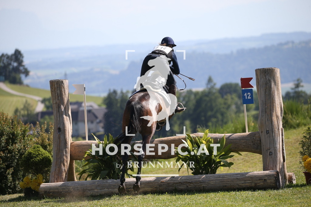 DL2Q1796 | Willkommen bei Brunnmayr - Design & Fotografie – Ihrem Spezialisten für Reitturniere und Pferdeveranstaltungen in Oberösterreich, Salzburg und Bayern! Seit über 17 Jahren sind wir leidenschaftlich dabei.