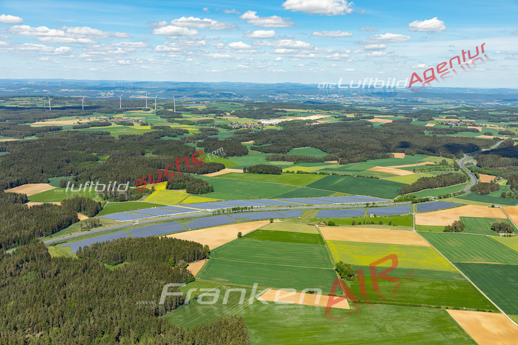 Aktuelles Luftbild von freiflaechen-pv Wonsees - Die Luftaufnahme wurde 2020 mittels UL-Flugzeug erstellt ( keine Drohne ) - hochauflösende Kamera-Systeme von  Canon -Beste Qualität - Für grossformatige Ausdrucke geeignet. Die Geschenkidee !