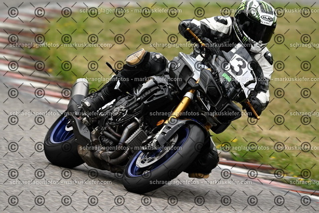 25bt02-1112 | markuskiefer.com - Realisiert mit Pictrs.com