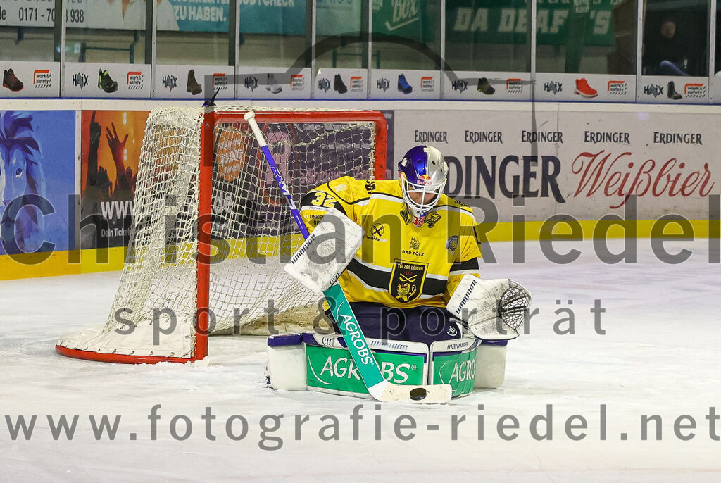 2025-12-19_068_TSV_Erding_gegen_Toelzer_Loewen | Erding, Deutschland, 19.12.2025:Eishockey, Oberliga Süd 2025 / 2026, 27. Spieltag, TSV Erding gegen Tölzer Löwen, Endergebnis: 2:5Torwart Matthias Bittner (Tölzer Löwen, #32)Foto: Christian Riedel / fotografie-riedel.net